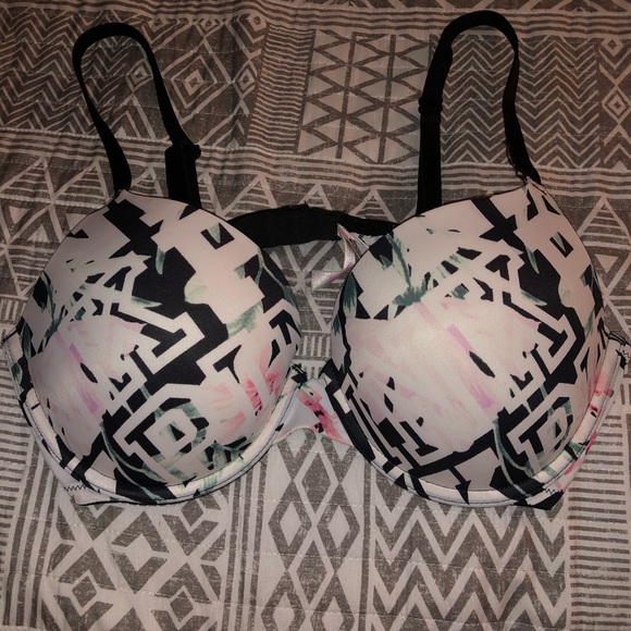 PINK Victoria's Secret Other - Pink Victoria Secret Bra💞🌸